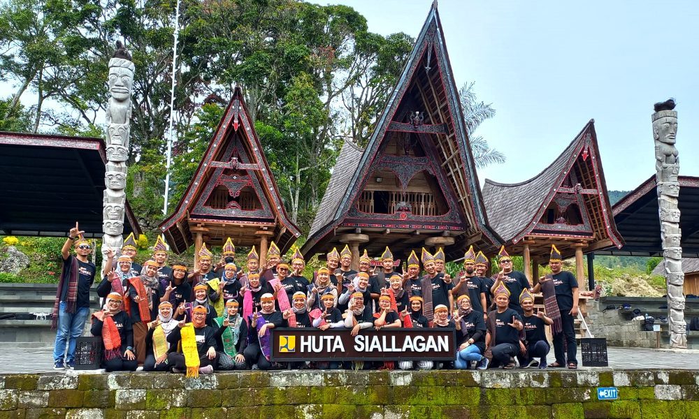 paket wisata danau toba 2 hari 1 malam